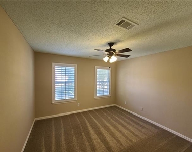 1107 Saint Andrews Drive - Photo Thumbnail 25