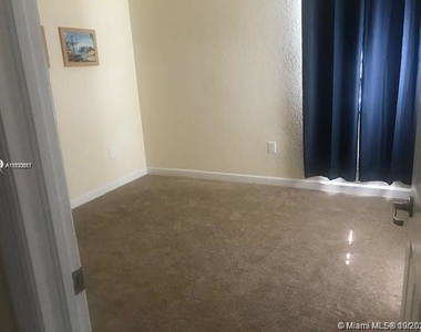 11923 Sw 155th Ct - Photo Thumbnail 12