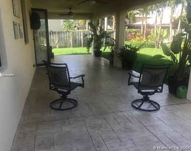 11923 Sw 155th Ct - Photo Thumbnail 5