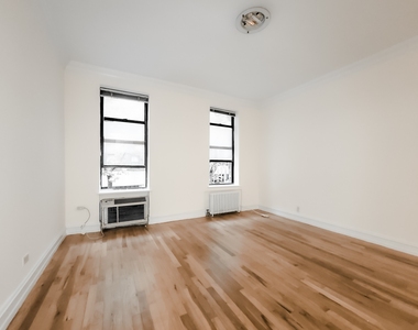 241 East 46th Street - Photo Thumbnail 1