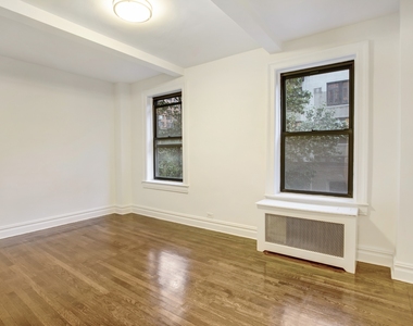 156 East 37th Street - Photo Thumbnail 2