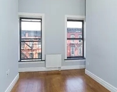 89 Clinton Street - Photo Thumbnail 2