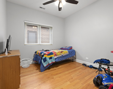 738 North Avers Avenue - Photo Thumbnail 11