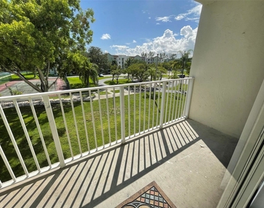 8200 Sw 210th St - Photo Thumbnail 9