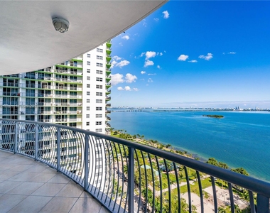 1750 N Bayshore Dr - Photo Thumbnail 23