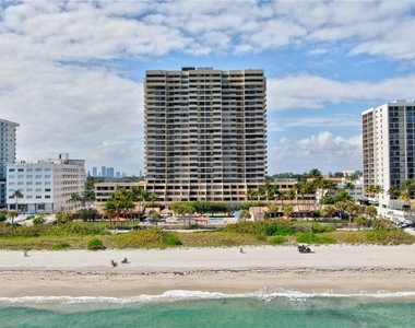 2555 Collins Ave - Photo Thumbnail 29