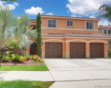 1541 Sandpiper Cir - Photo Thumbnail 0