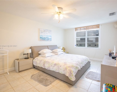 3725 S Ocean Dr - Photo Thumbnail 7