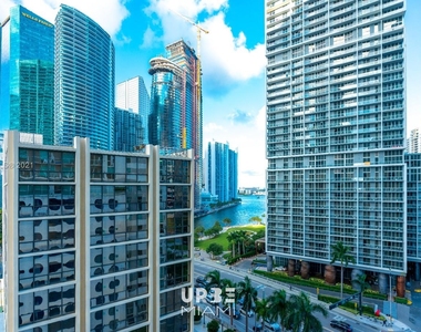 500 Brickell Ave - Photo Thumbnail 25