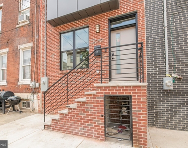 2242 N Howard Street - Photo Thumbnail 3