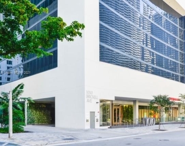 1010 Brickell Ave - Photo Thumbnail 24