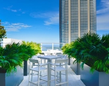 1010 Brickell Ave - Photo Thumbnail 32