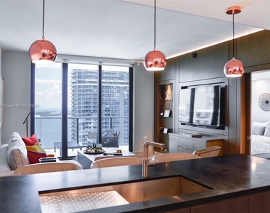 1010 Brickell Ave - Photo Thumbnail 2