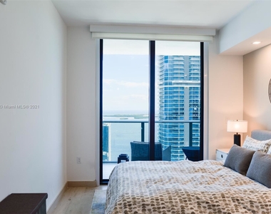 1010 Brickell Ave - Photo Thumbnail 17