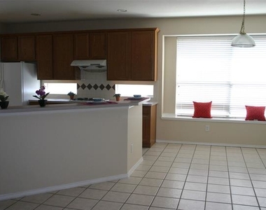 1521 Caldwell Circle - Photo Thumbnail 4