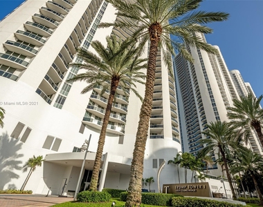 16001 Collins Ave - Photo Thumbnail 2