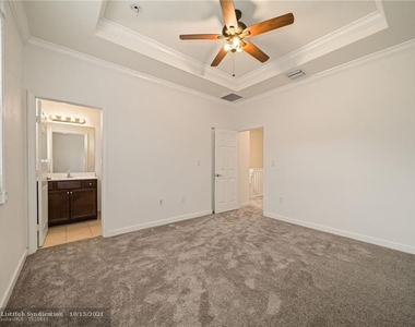 9288 W 33rd Ct - Photo Thumbnail 12