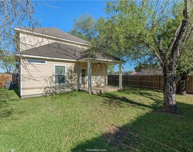 1422 Holleman Drive - Photo Thumbnail 21