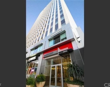 3810 Wilshire Blvd Apt 1008 - Photo Thumbnail 8