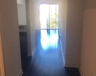 6250 Hollywood Blvd Unit 4c - Photo Thumbnail 9