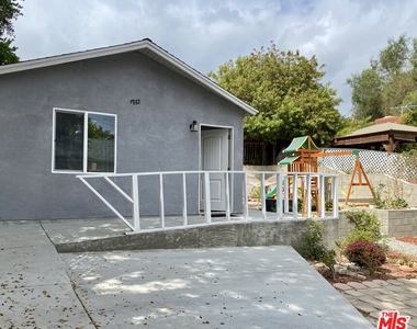 4853 Canoga Ave - Photo Thumbnail 1