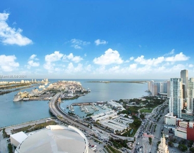 888 Biscayne Blvd - Photo Thumbnail 2