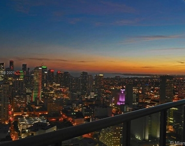 888 Biscayne Blvd - Photo Thumbnail 13