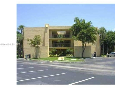 8005 Sw 107 Av - Photo Thumbnail 2