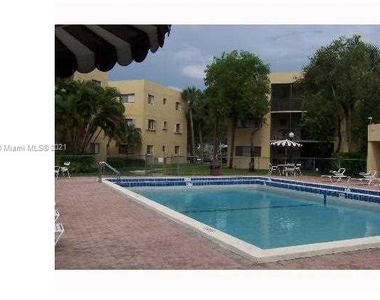 8005 Sw 107 Av - Photo Thumbnail 4