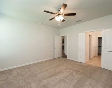 936 Meadows Drive - Photo Thumbnail 31