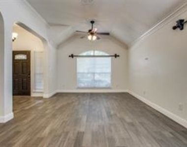 11197 Clearstream Lane - Photo Thumbnail 6