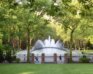 11 Stuyvesant Oval - Photo Thumbnail 9