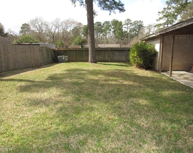 6910 Foxfield Lane - Photo Thumbnail 19