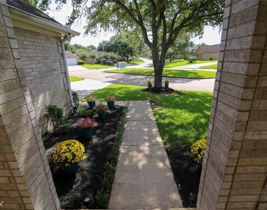 934 W Peach Hollow Circle - Photo Thumbnail 23