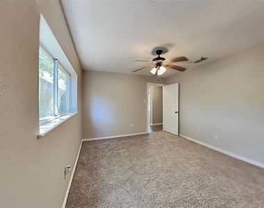 11915 Corkwood Court - Photo Thumbnail 10