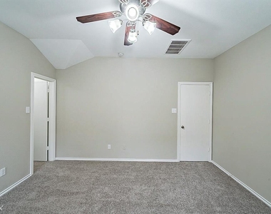 813 N Katydid Court - Photo Thumbnail 13