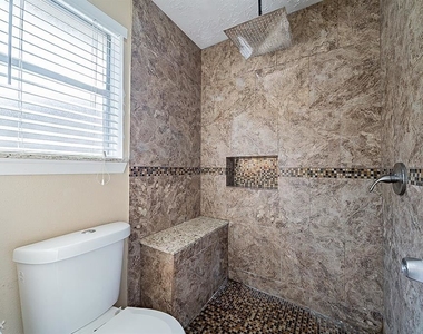 8226 Forest Point Drive - Photo Thumbnail 20