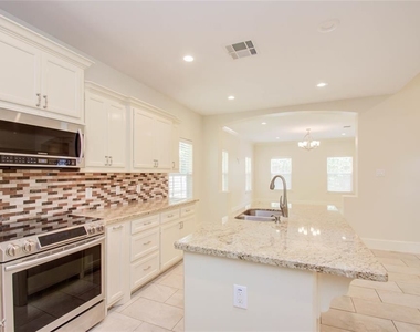 10572 Twin Oak Drive - Photo Thumbnail 15