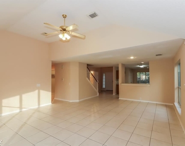 3107 Raintree Village Drive - Photo Thumbnail 10