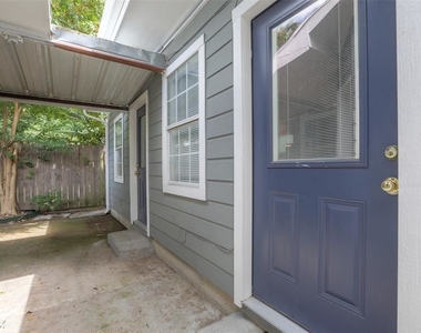 1131 Louise Street - Photo Thumbnail 3