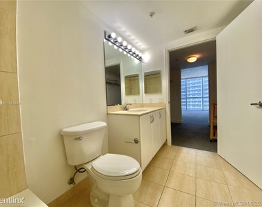 1750 N Bayshore Drive 2202 - Photo Thumbnail 14