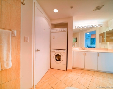 1750 N Bayshore Dr Apt 5101 - Photo Thumbnail 10