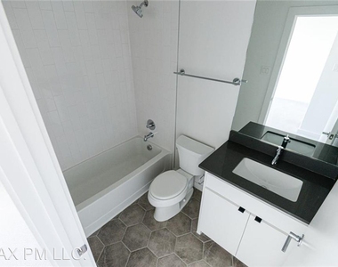 427 W 10th St #102 - Photo Thumbnail 14