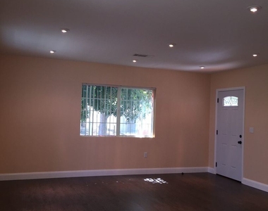 1107 Angeleno Ave - Photo Thumbnail 8