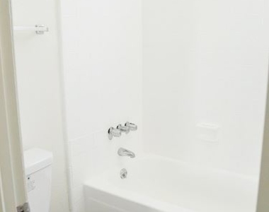 7125 Lennox Ave - Photo Thumbnail 12