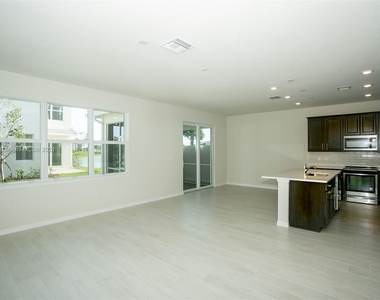 5087 Eucalyptus Dr - Photo Thumbnail 6