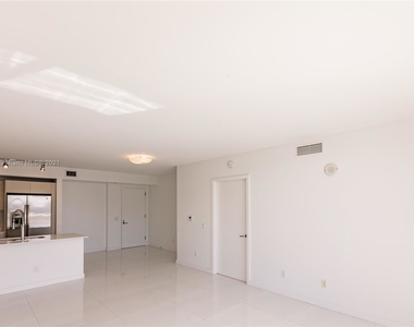 4250 Biscayne Blvd - Photo Thumbnail 4