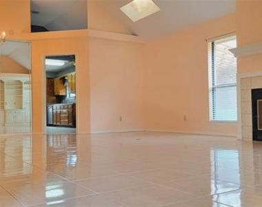 1194 Meadow Park Lane - Photo Thumbnail 2