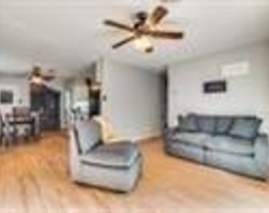 2809 Olympia Drive - Photo Thumbnail 5