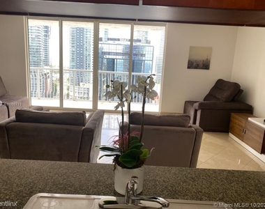 1200 Brickell Bay Dr Apt 2323 - Photo Thumbnail 1